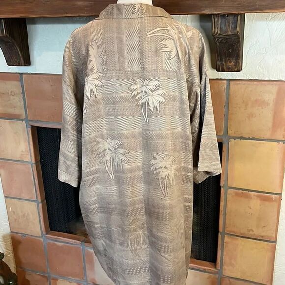 Tommy Bahama Tan Silk Palm Tree button up short sleeve, M! - Picture 7 of 10